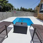 De La Paz Arucas